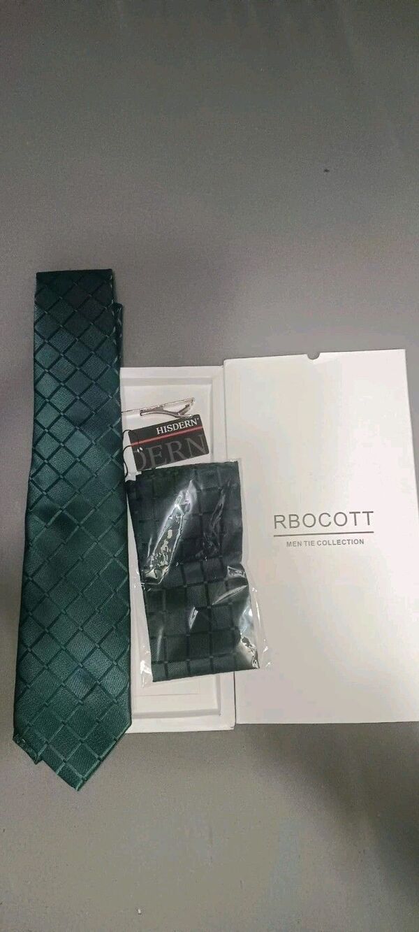 NWT Hisdern Tie 3 Piece Set Dark Green Tie Clip Pocket Square Mens